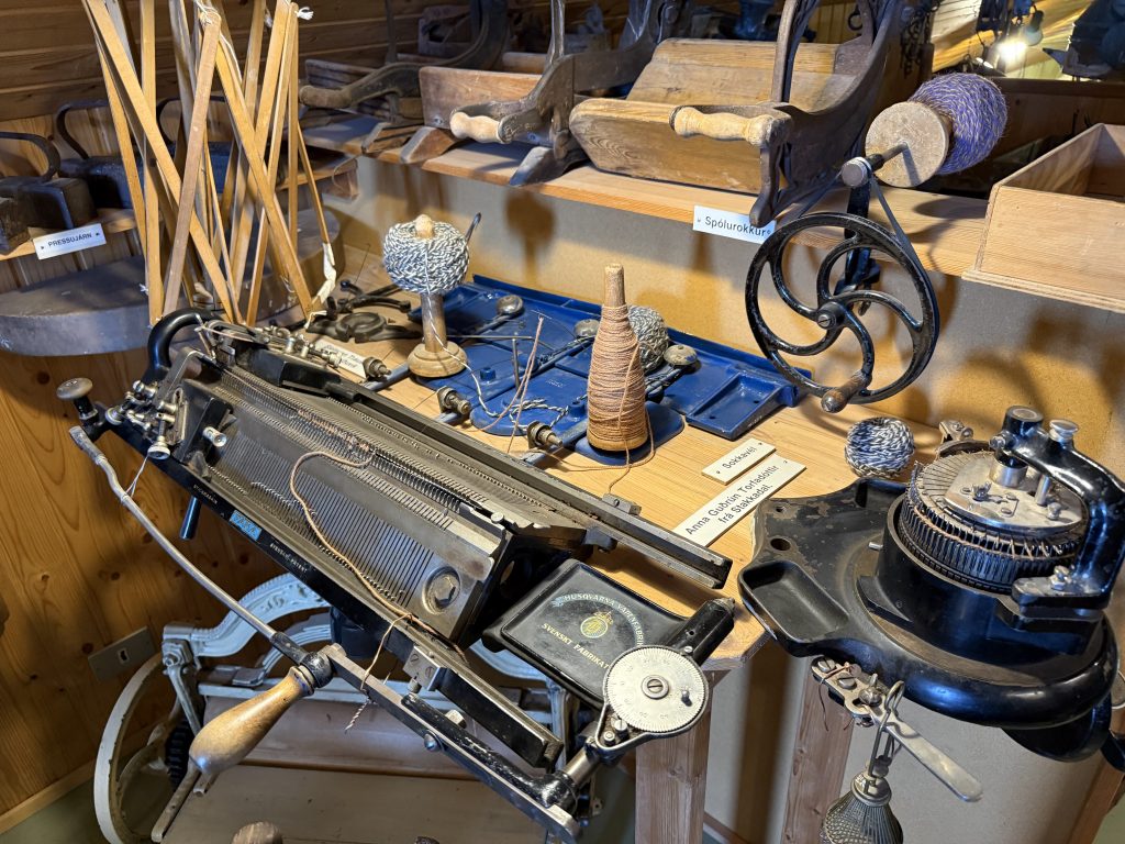 Eine Strickmaschine der Huskvarna Waffenfabrik in Schweden